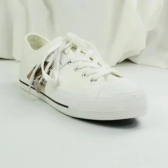 Sincerely Jules Size 10M Women's Vince White Lace Up Low Top Round Toe Sneakers - Picture 1 of 12